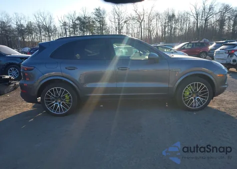 2021 Porsche Cayenne E-Hybrid z USA, uszkodzony, nr VIN WP1AE2AYXMDA24857